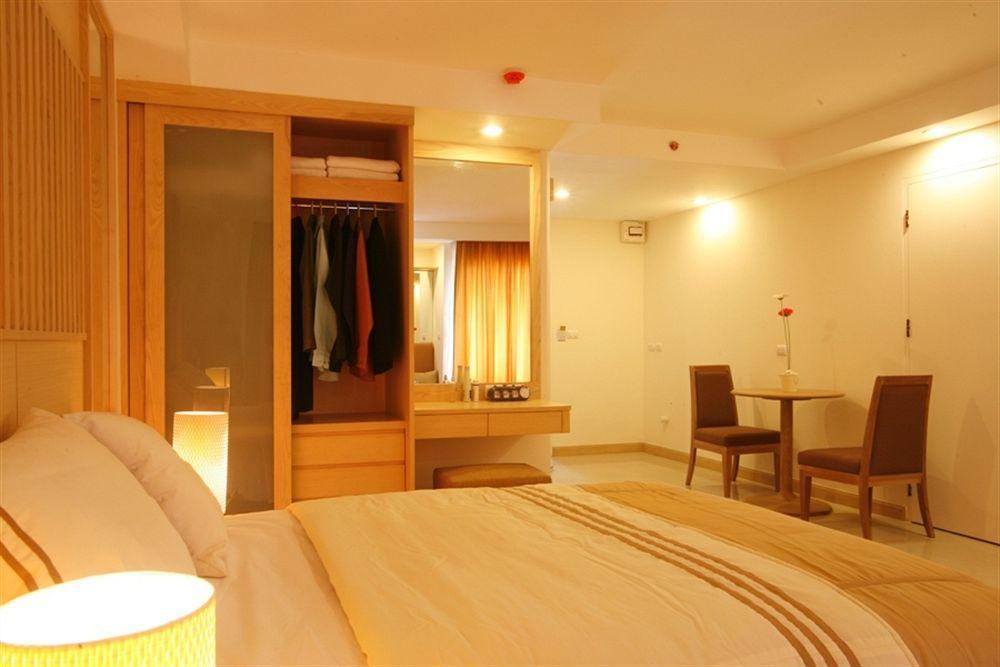 Romance Hotel Bangna Bangkok Eksteriør bilde