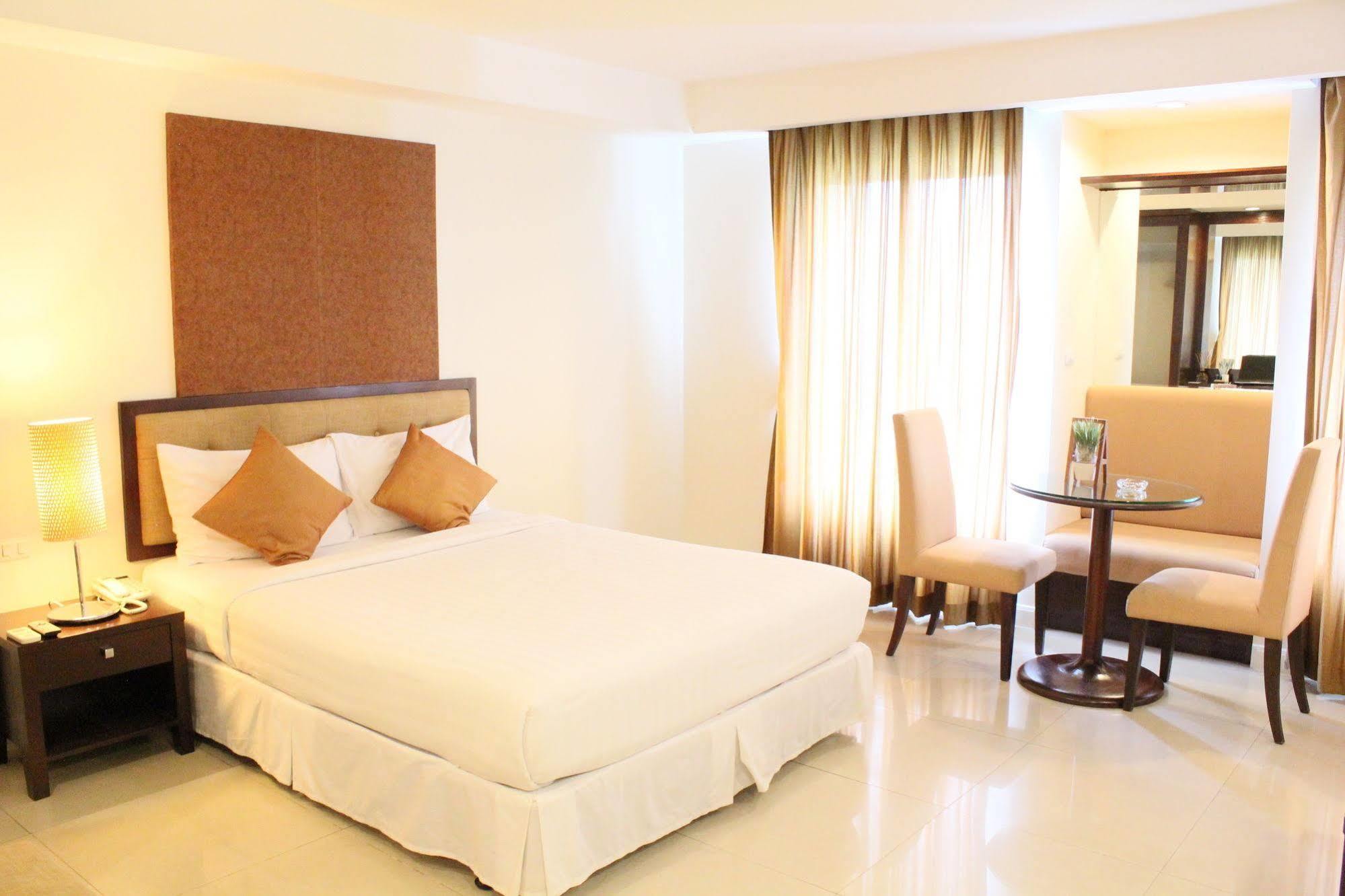 Romance Hotel Bangna Bangkok Eksteriør bilde