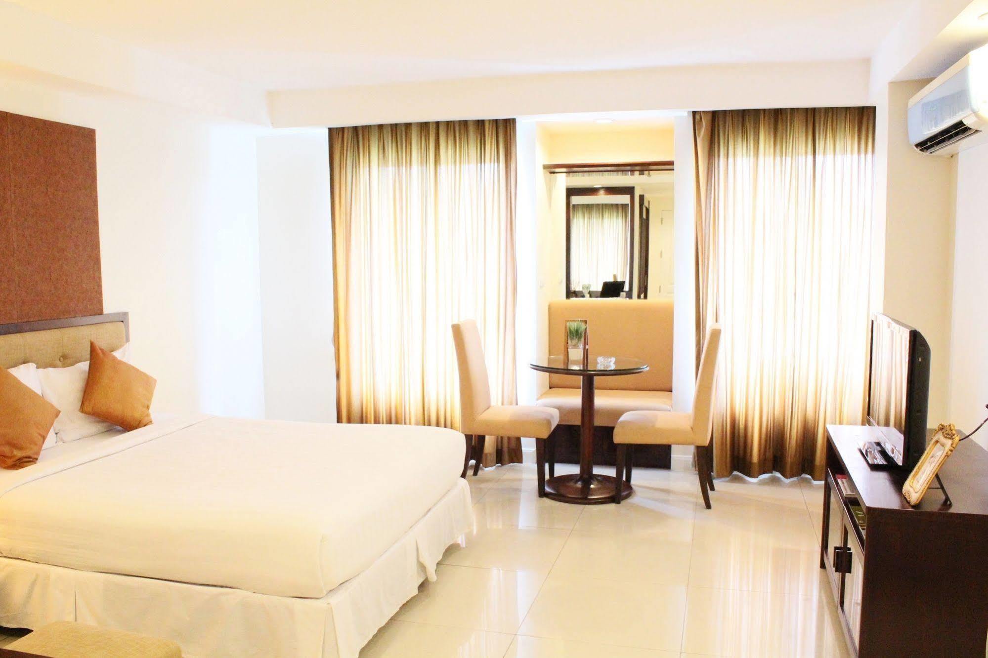 Romance Hotel Bangna Bangkok Eksteriør bilde